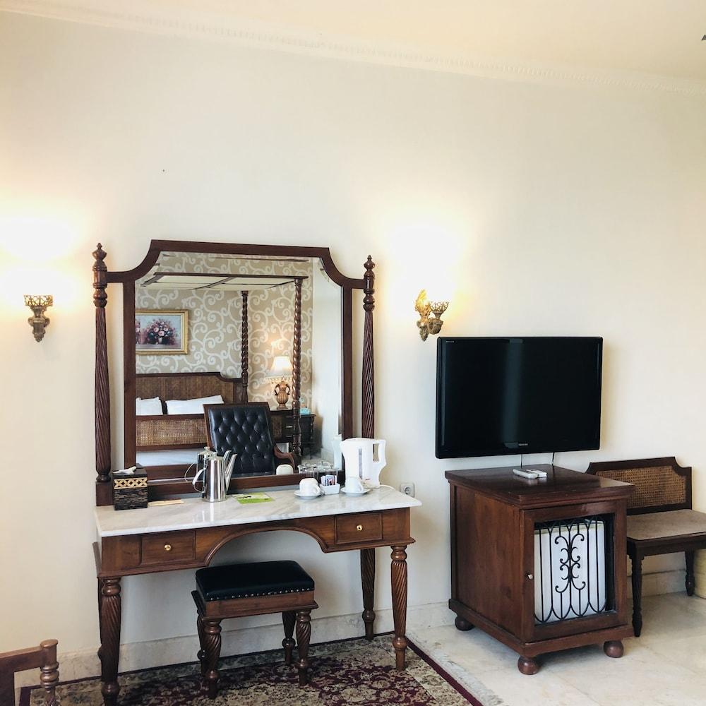 Hotel Indah Palace Surakarta (Solo)
