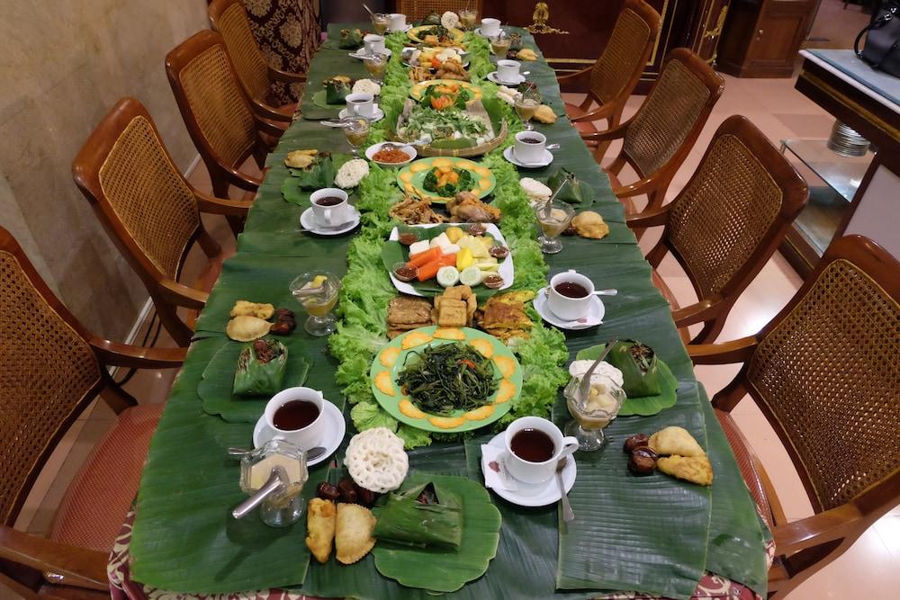 Hotel Indah Palace