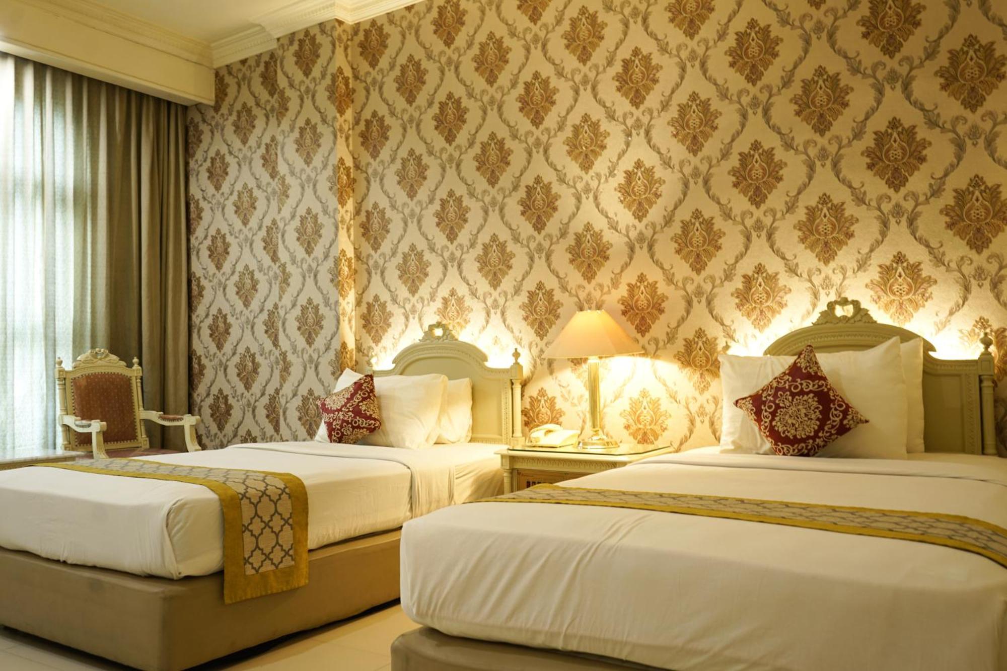Indah Palace 3*