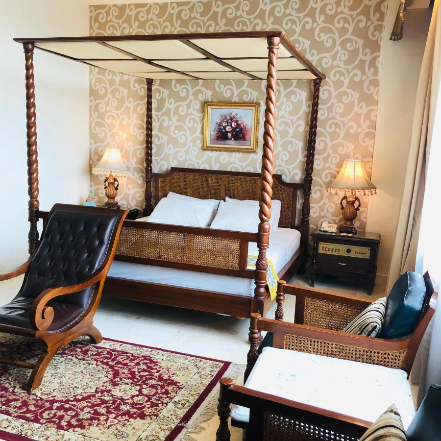 Indah Palace